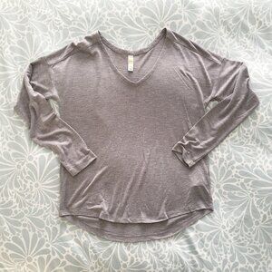 Lolë Light Knit Layering Top in Gray